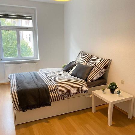 Schones Zimmer Naher Bahnhof Neustadt Dresden Zentral Wlan المظهر الخارجي الصورة